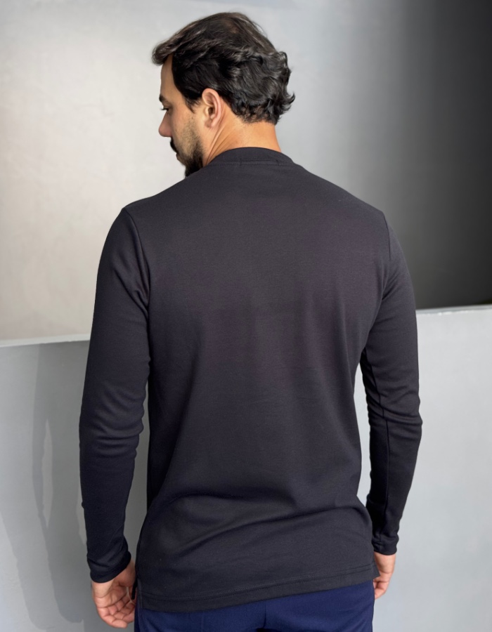 Produto suedine-gola-media-manga-longa-preto 1