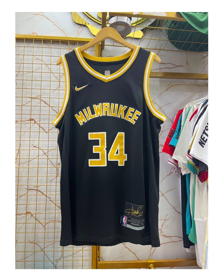 Regata Milwaukee antetokounmpo preta