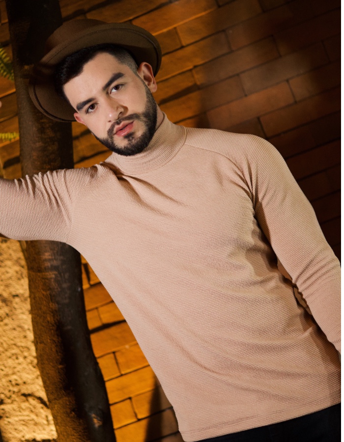 Suéter Gola Alta Raglan