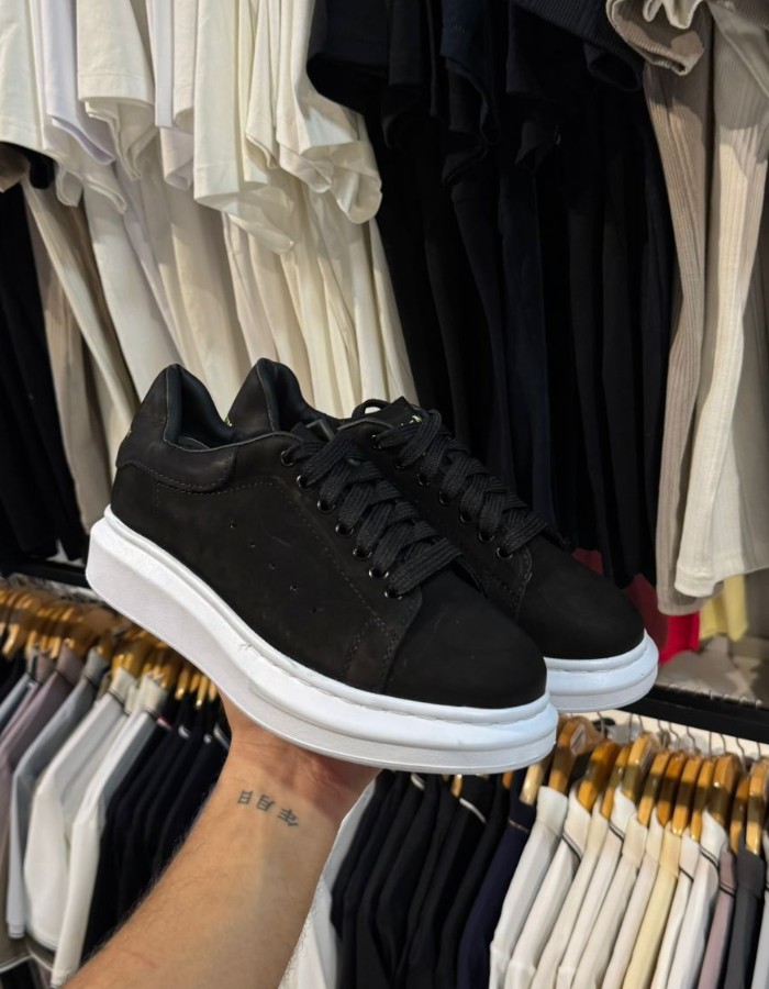 Alexandre mcqueen preto com branco 