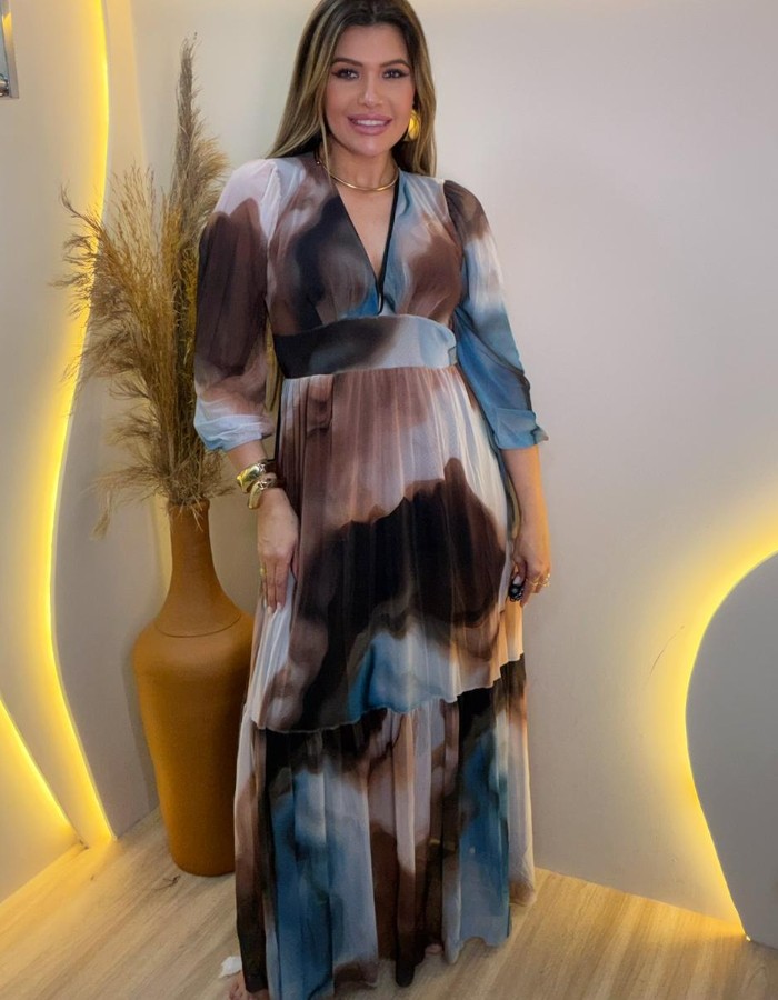 VESTIDO EM TULE