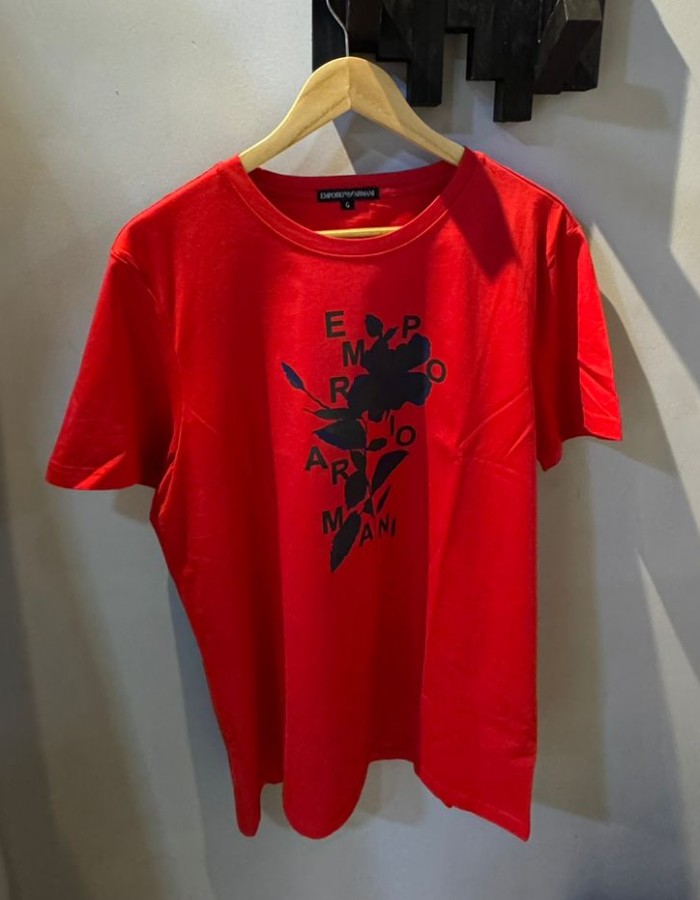 T-shirt Armani R$99,00
