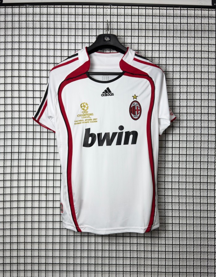 MILAN - 06/07 - II - RETRÔ