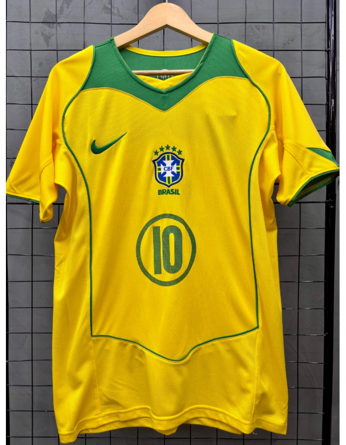 BRASIL 2004 - TOTAL 90  - RONALDINHO 10 