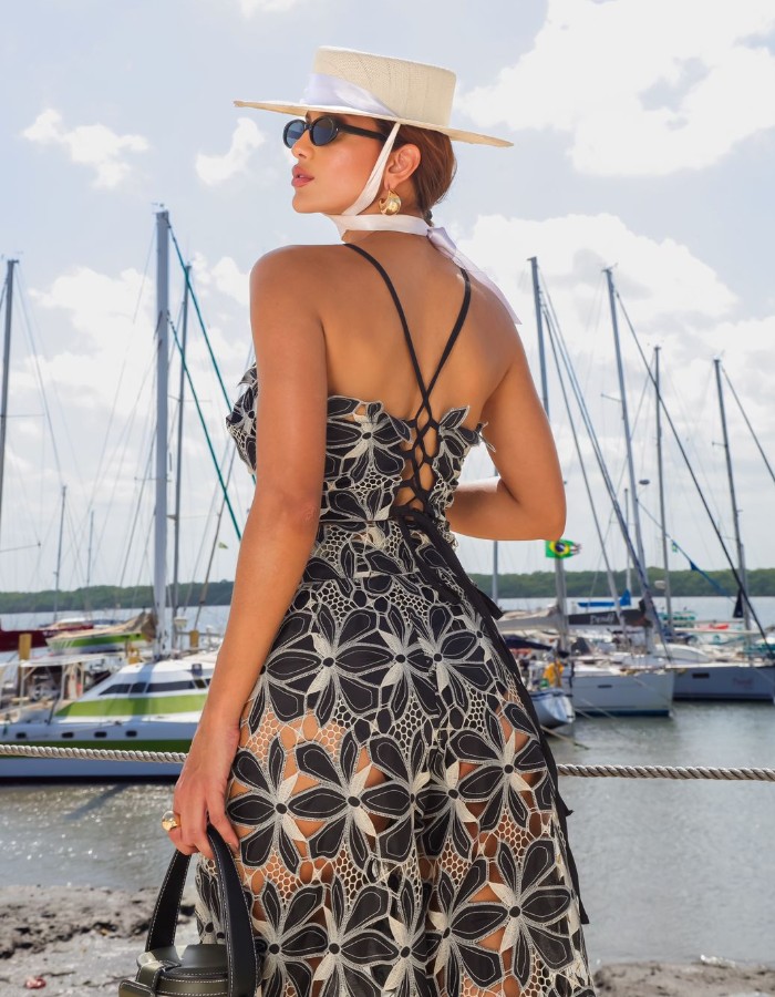 CONJUNTO FLORAL ELEGANCE