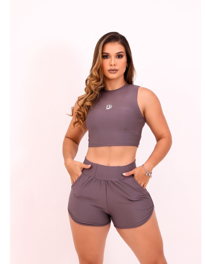 Conjunto cropped e short com bolso 