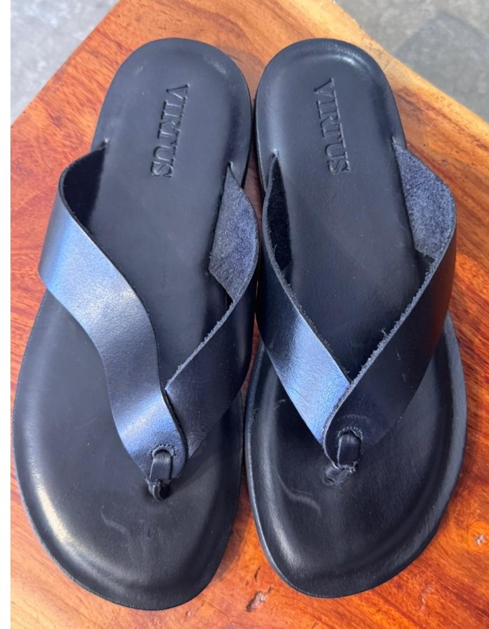 Produto sandalia-de-dedo-em-couro-100-preto 0