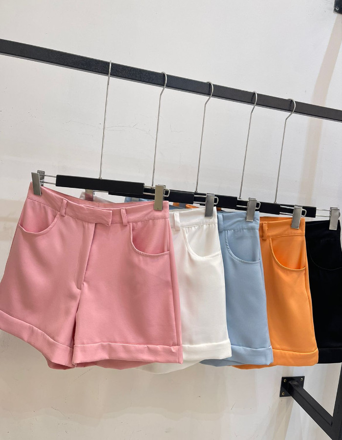 SHORT ALFAIATARIA COM BOTÃO IMBULTIDO 
