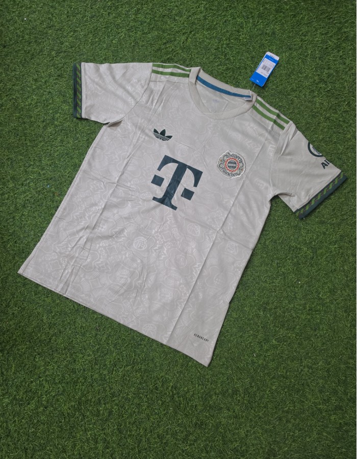 CAMISA BAYERN DE MUNIQUE OKTOBERFEST 2025/26