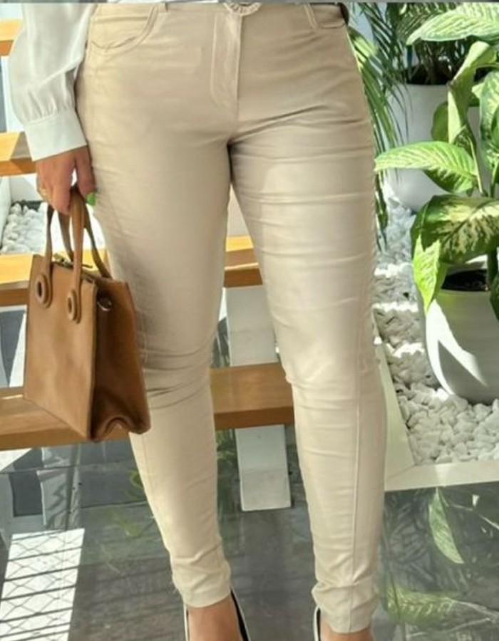 CALÇA RESINADA