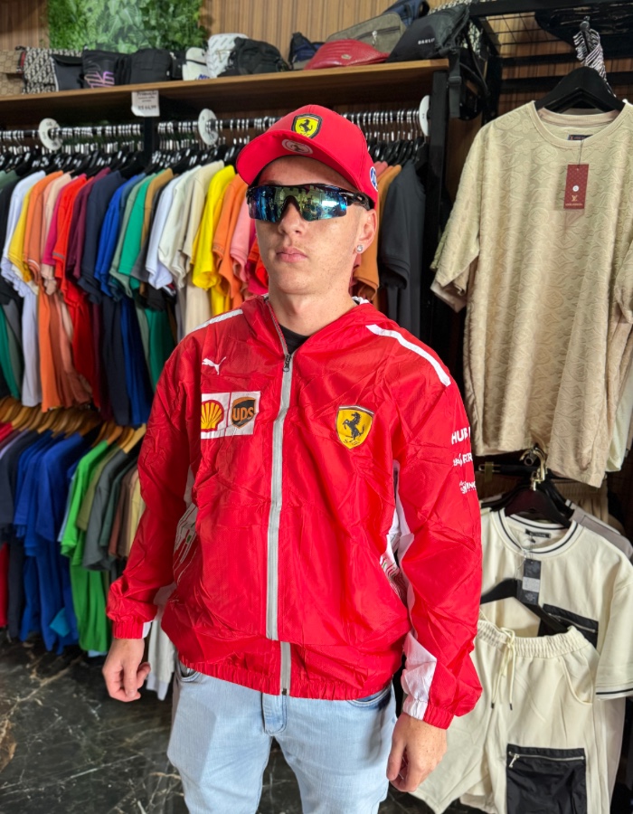 Corta vento ferrari