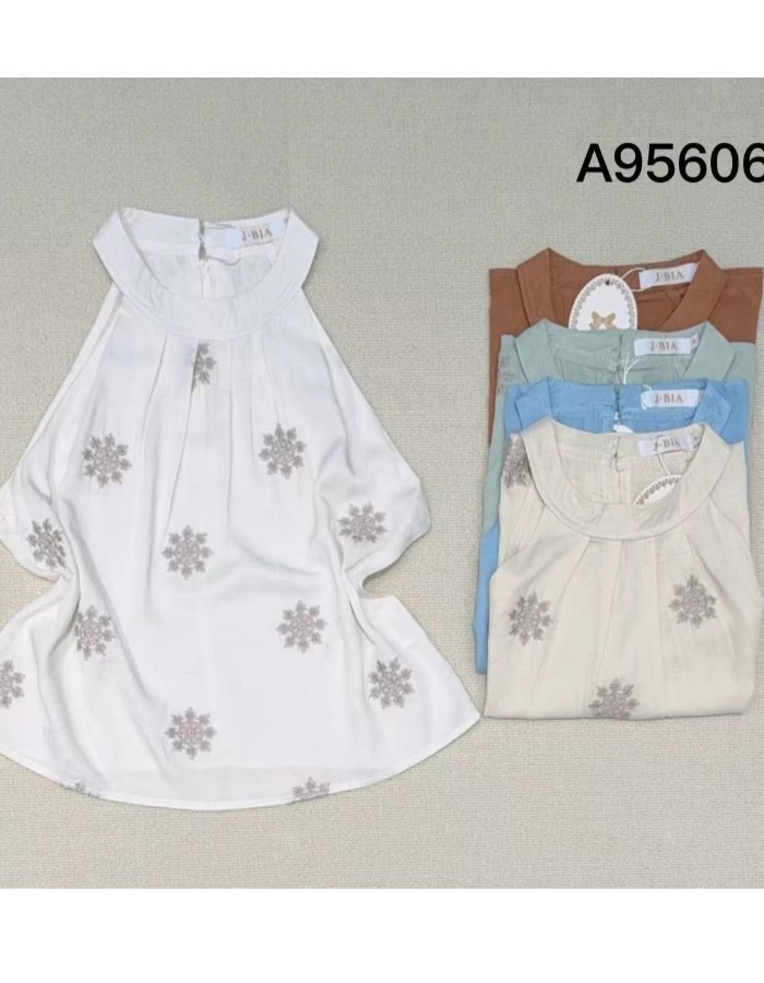 Blusa Crepe Seda C/ Detalhe Bordado