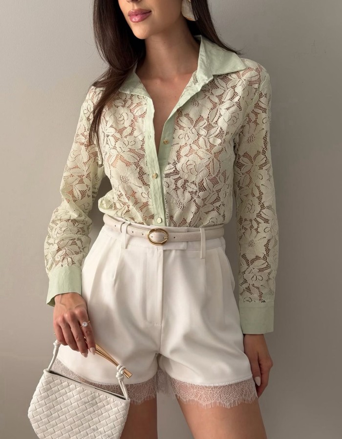 SHORT CURTO COM RENDA
