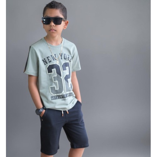 Conjunto camisa estampada + bermuda preta
