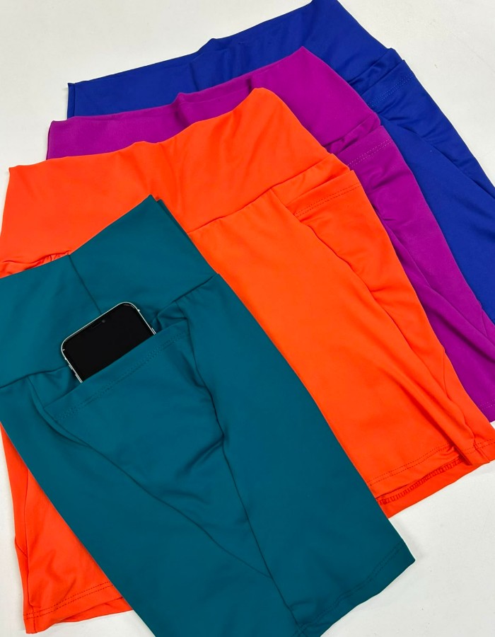 SHORT BOLSO TRIANGULO EM POLIAMIDA