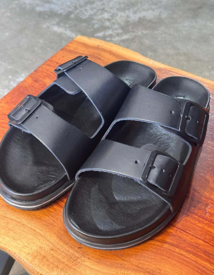Produto sandalia-ajustavel-100-couro-preto 1