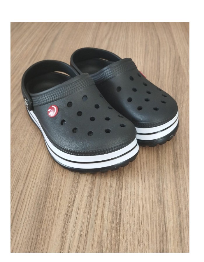 Yvate crocs FB
