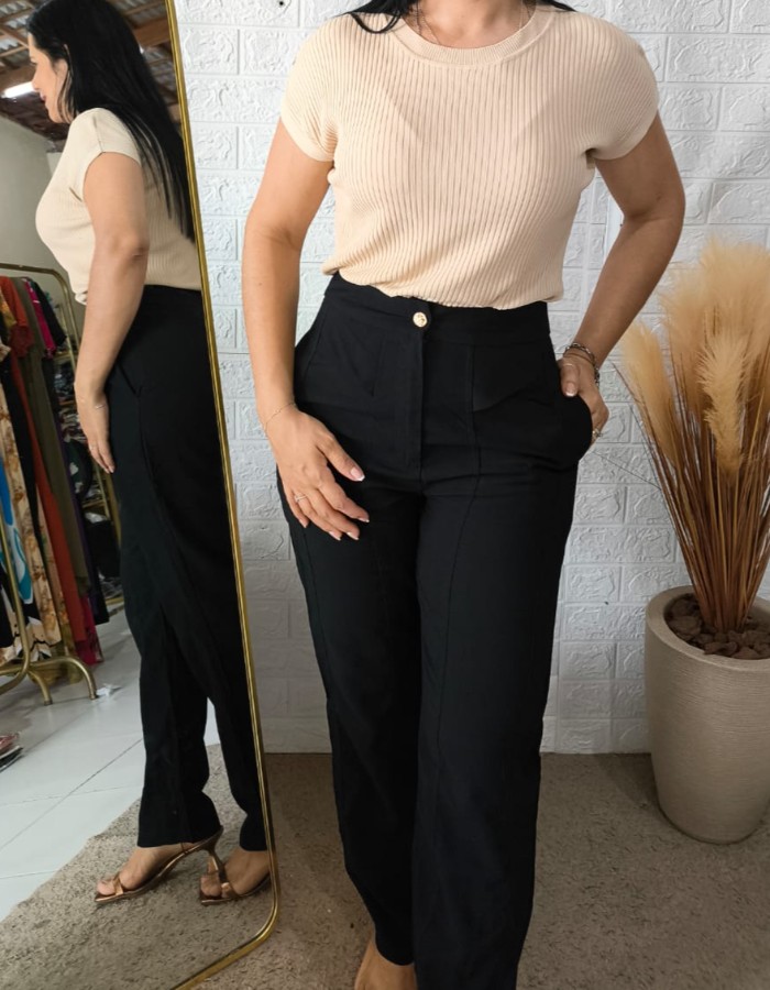 CALÇA TECIDO MARANTE COM DETALHE NA FRENTE