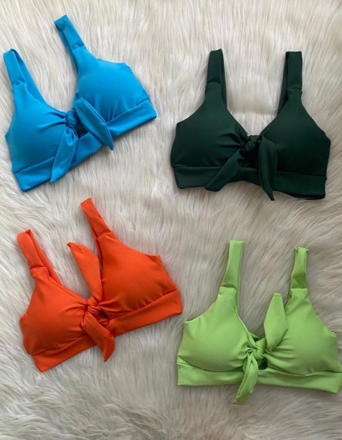 TOP COM DETALHE NAS COSTAS