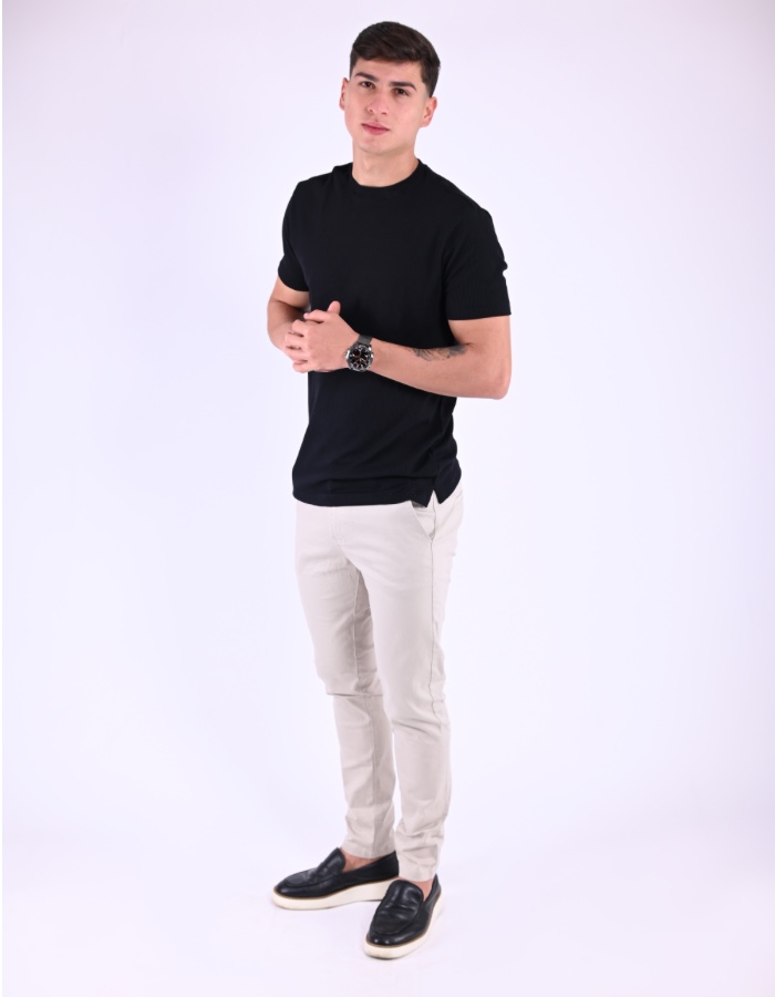 T-SHIRT EM TRICOT