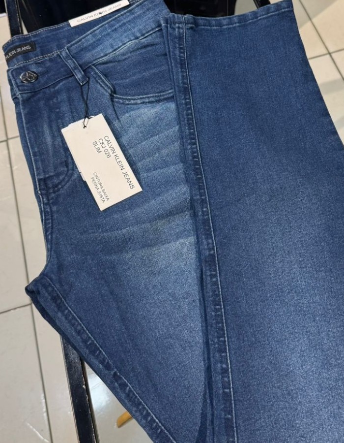 Calça Calvin Klein 