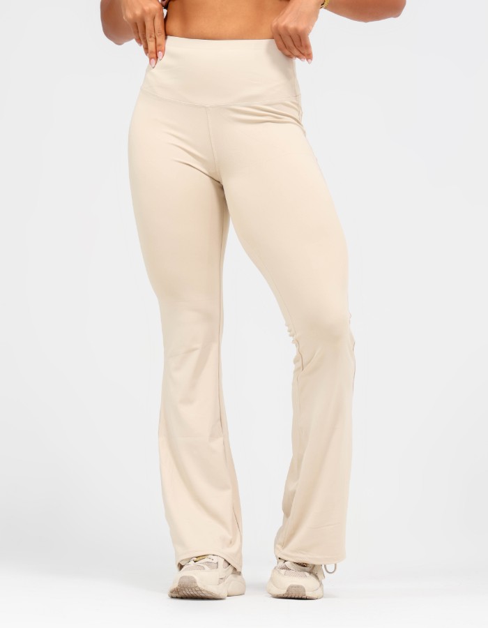 CALÇA FLARE BOLSO TRASEIRO