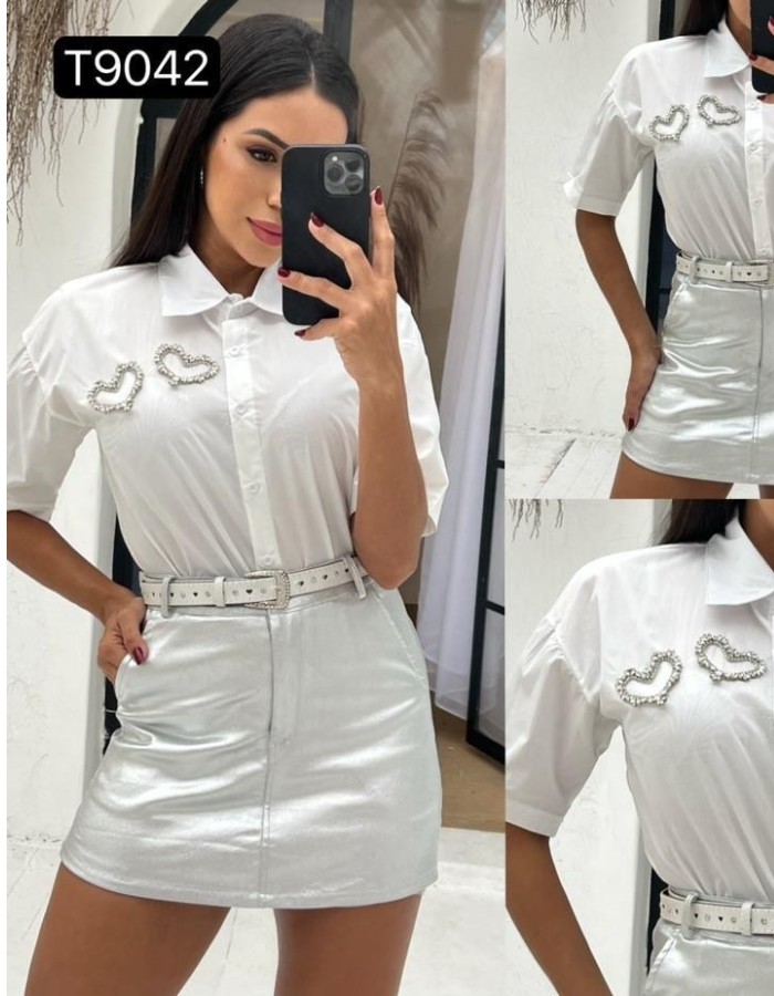 BLUSA COM DETALHE CORAÇÃO 