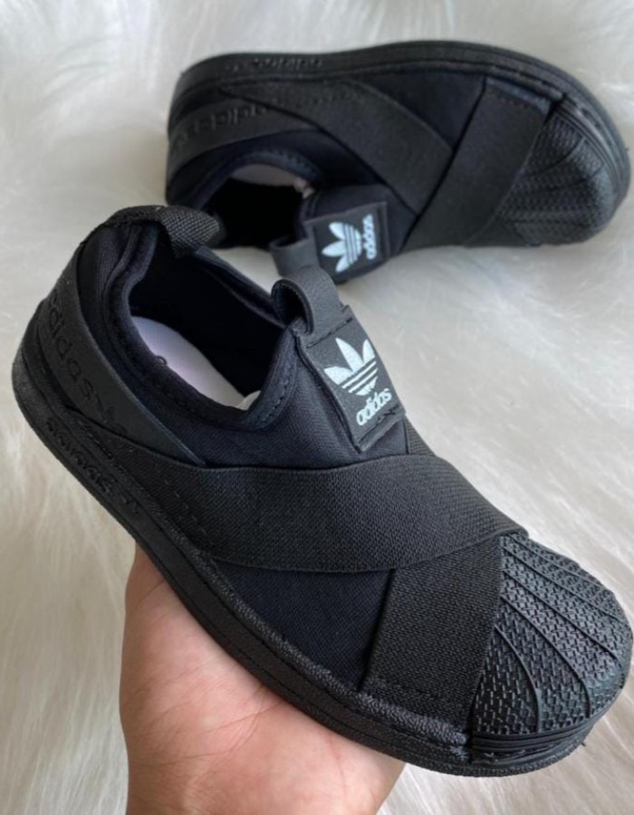 Tênis Adidas 