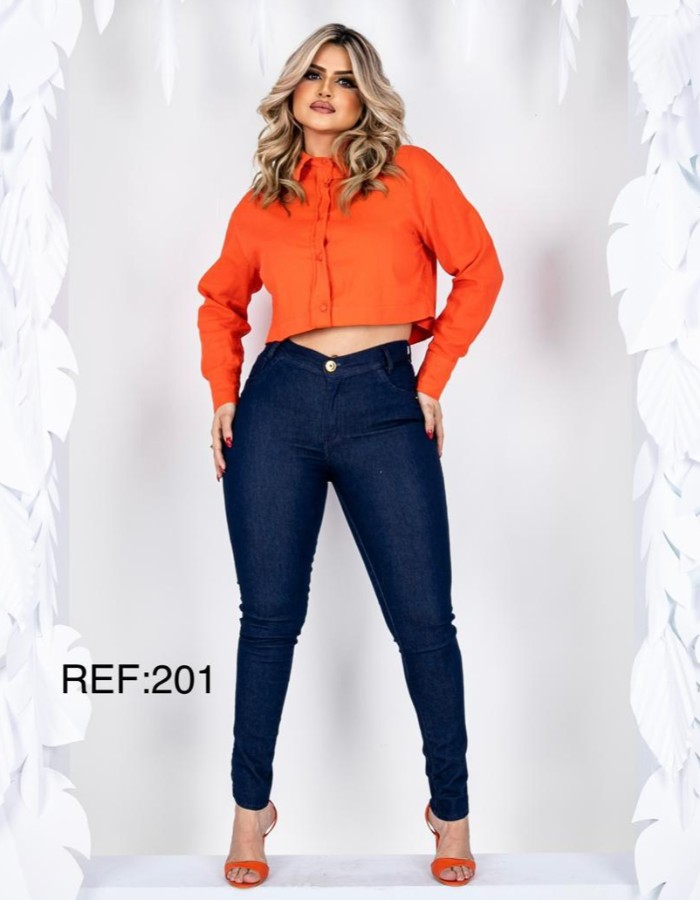 CALÇA SLIM COM LYCRA