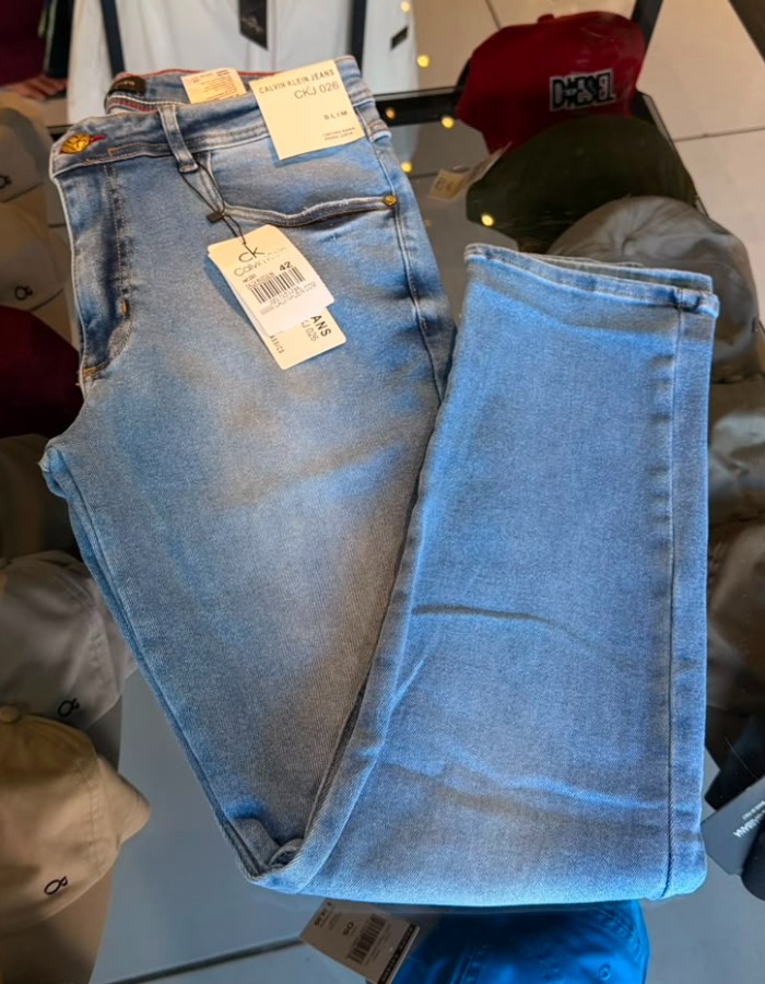 Calça Calvin Klein 
