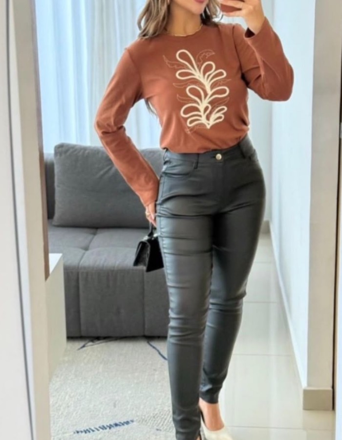 CALÇA RESINADA