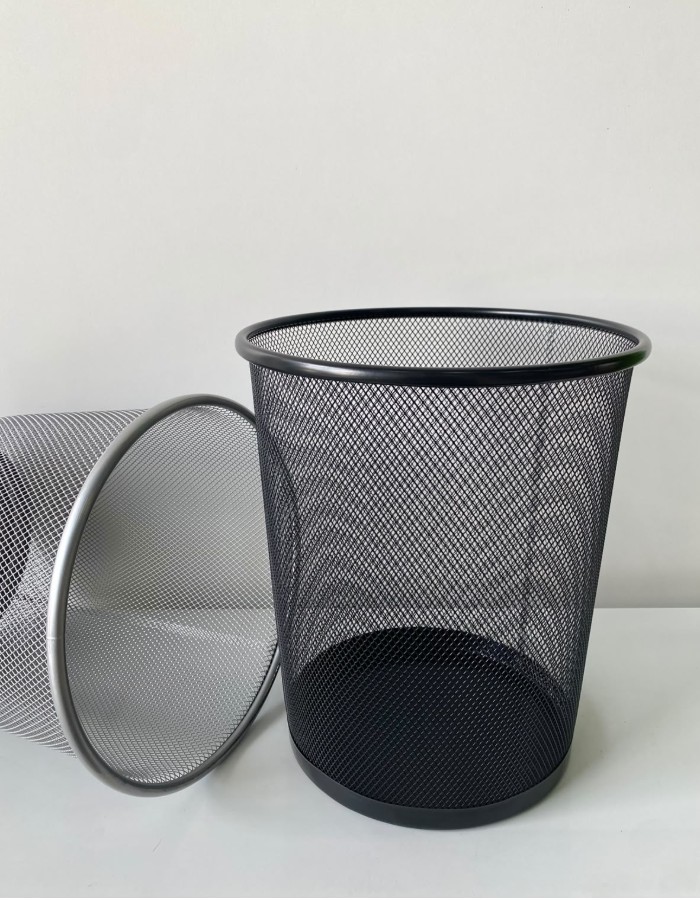LIXEIRA DE METAL