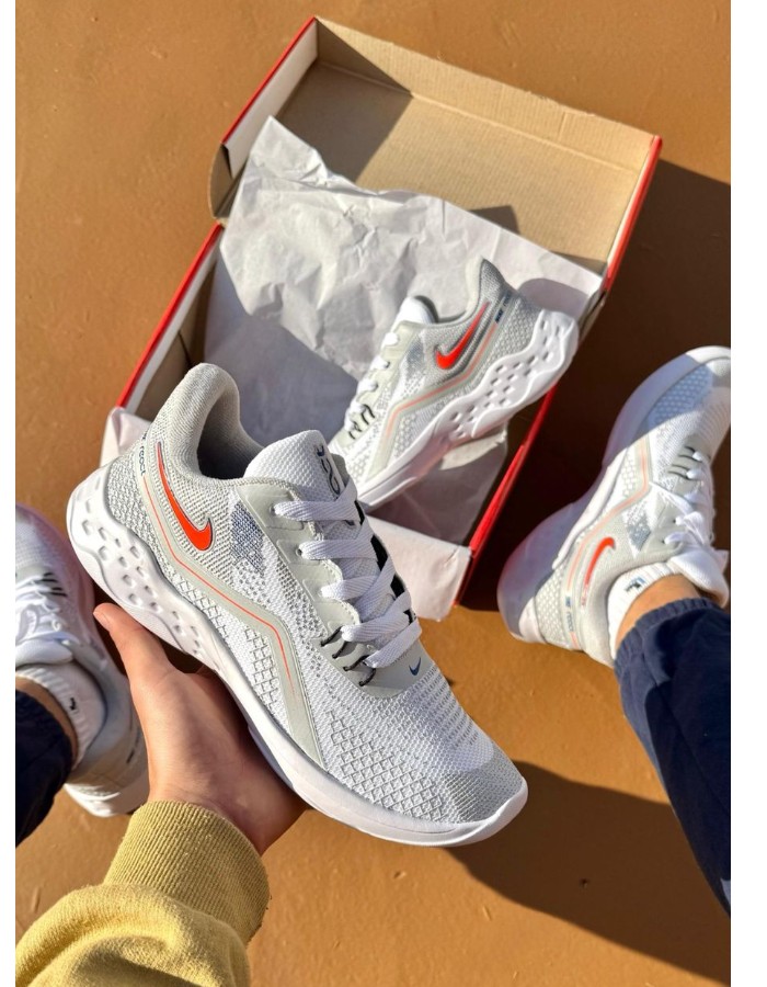 NIKE REACT