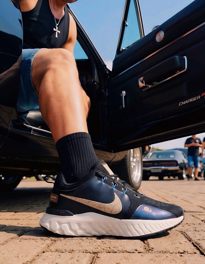 NIKE MOVING CO