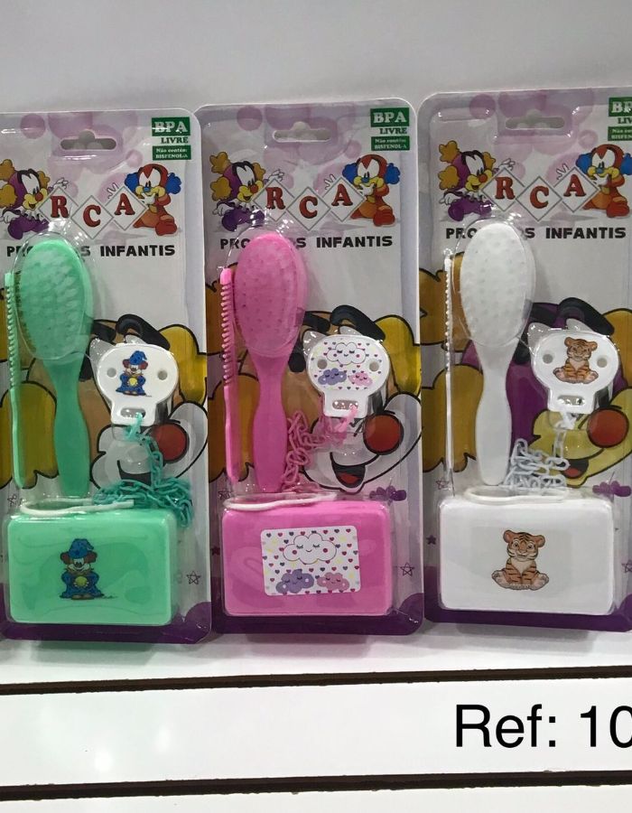 KIT HIGIENE 04 PÇS PENTE, ESCOVA, SABONETEIRA, PRENDEDOR DE CHUPETA