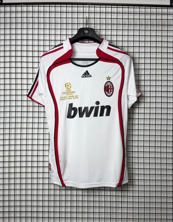 MILAN - 06/07 - II - RETRÔ