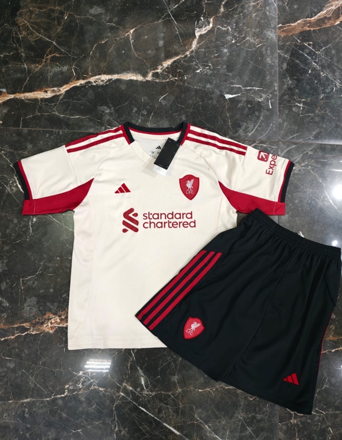 Conjunto Liverpool bege infantil 