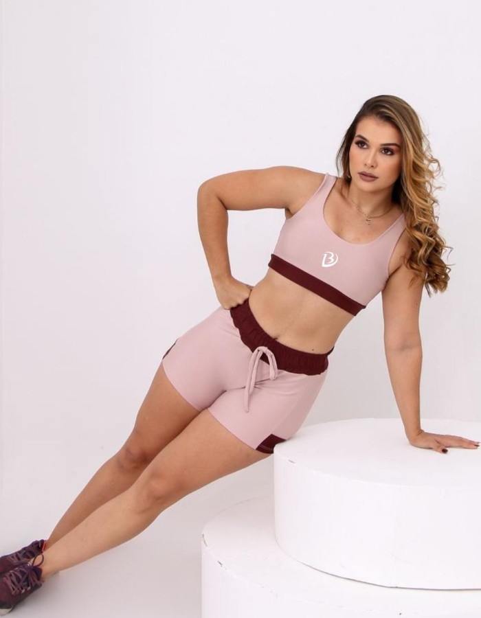Conjunto top e short com elástico no cós 