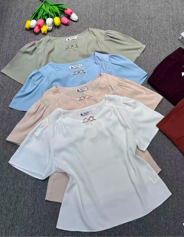 BLUSA CREPE SEDA C/ DETALHE NO PESCOÇO