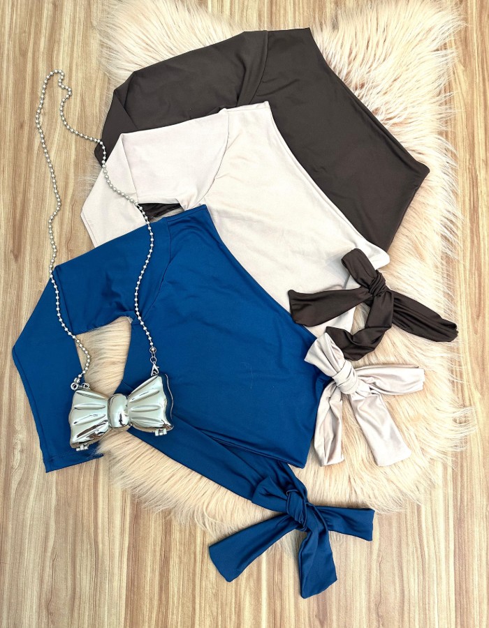 CROPPED ELISA UM OMBRO