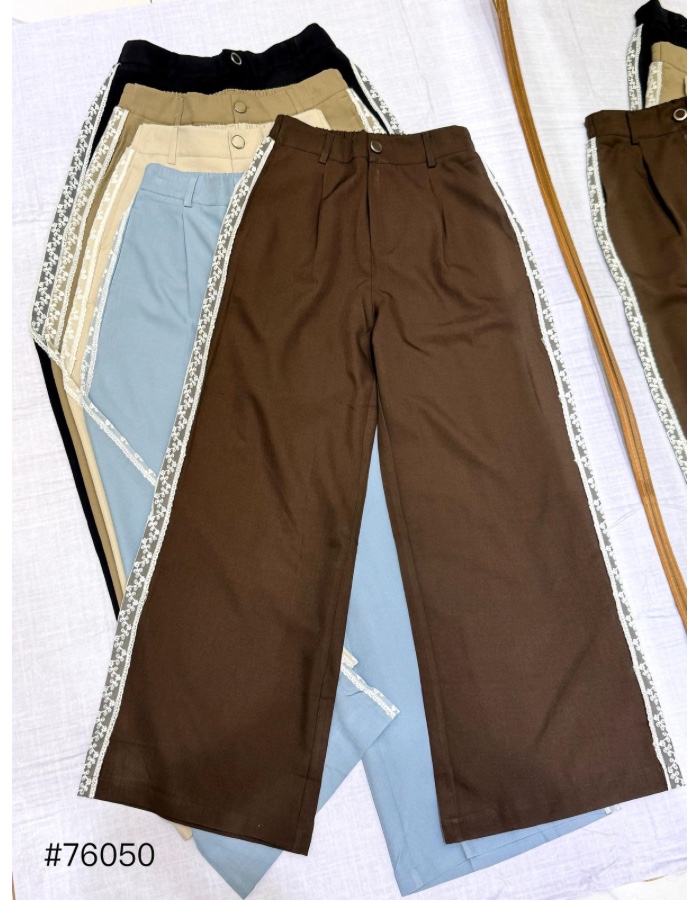 calça detalhada 