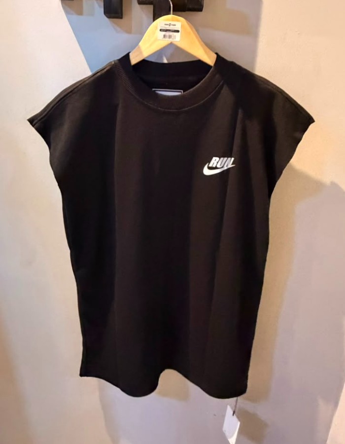 Regata Oversized Nike 