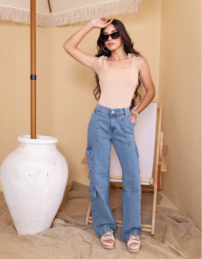 CALÇA WIDE LEG BOLSO CARGO E BOLSO FACA 