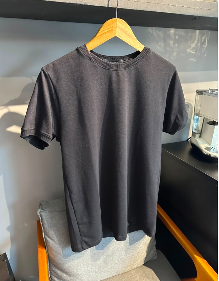 Produto t-shirt-gola-cruzada-preto 2