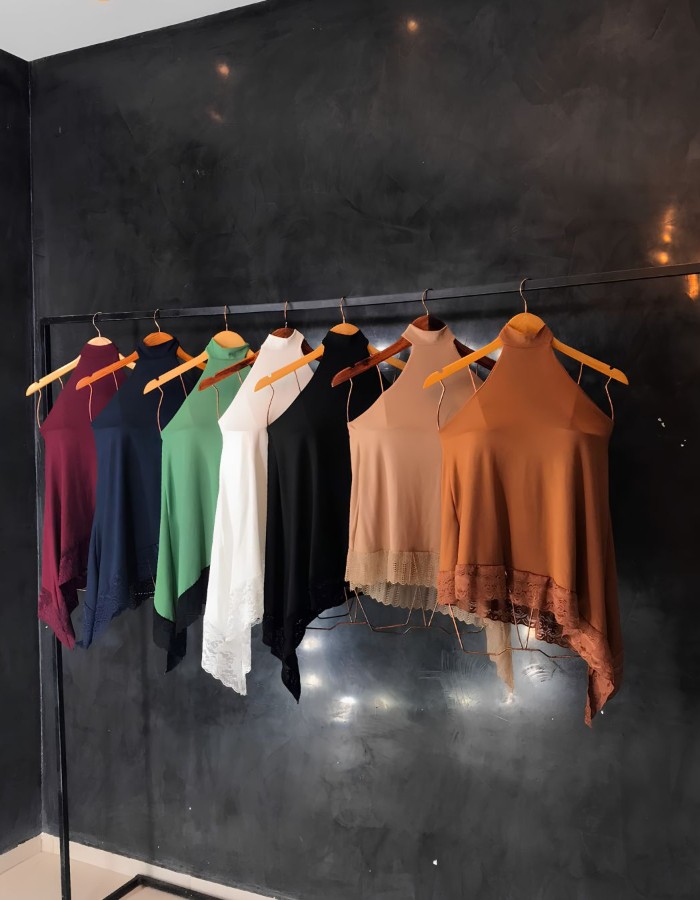 Blusa Assimétrica - Renda
