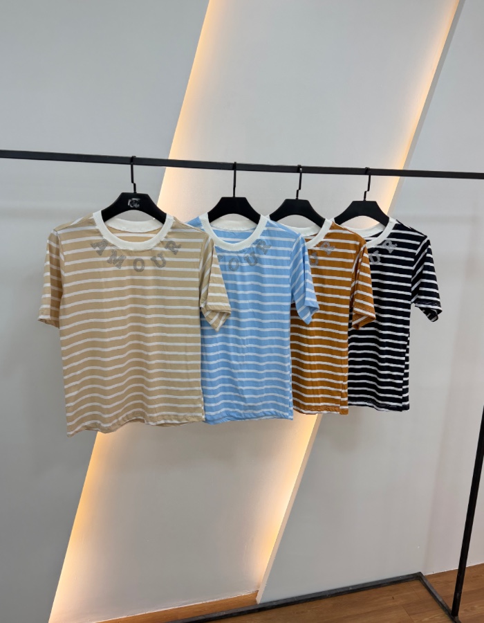 T-SHIRT LISTRADA AMOUR