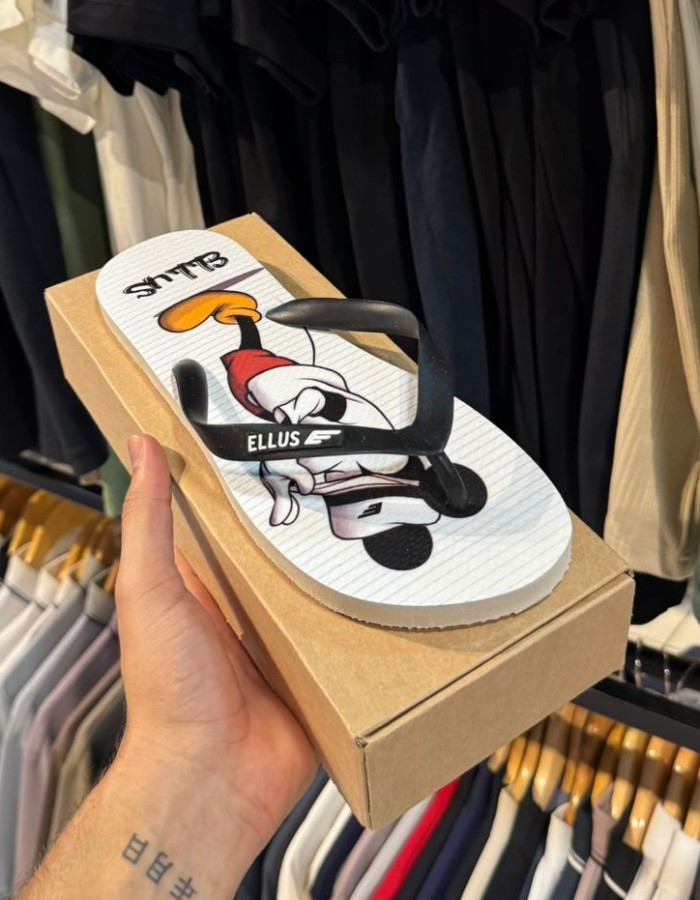 Chinelo Ellus 