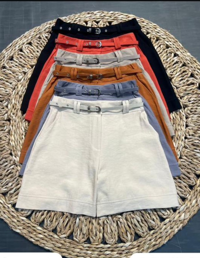 SHORT TECIDO MARANTE COM CINTO COR DA PEÇA