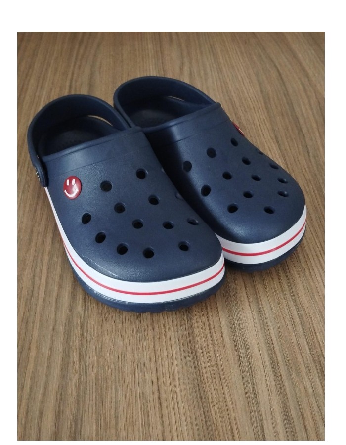 Yvate crocs FB