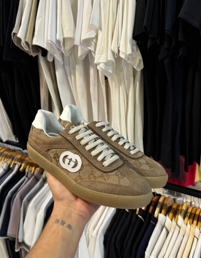 Gucci MARROM 